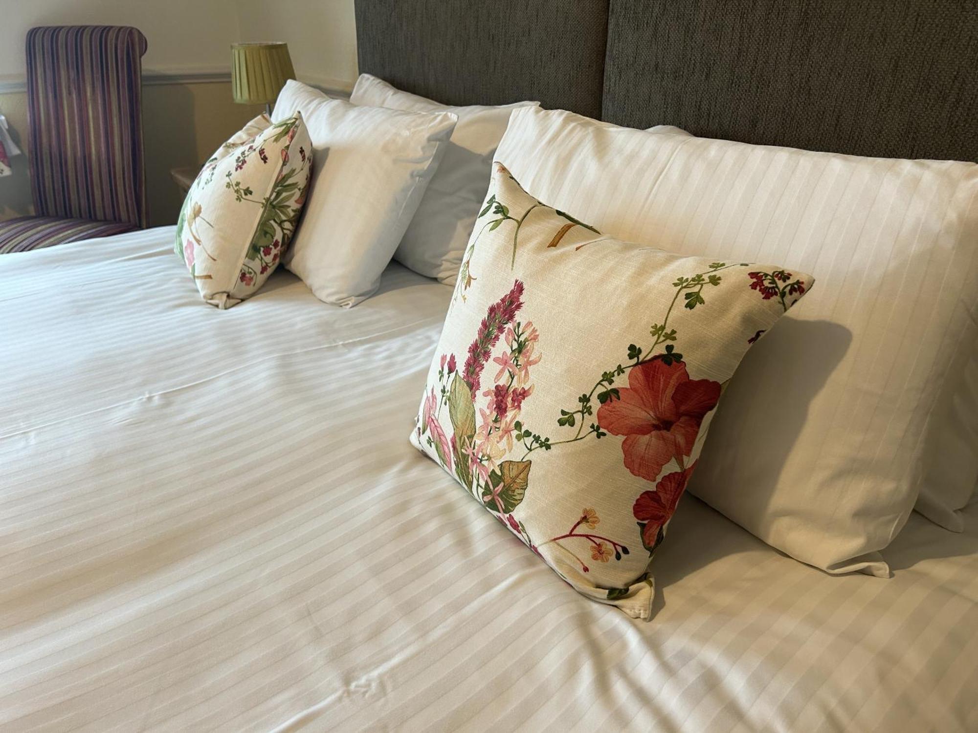 Harbour Lights Guesthouse Free Breakfast เวย์มัธ ภายนอก รูปภาพ